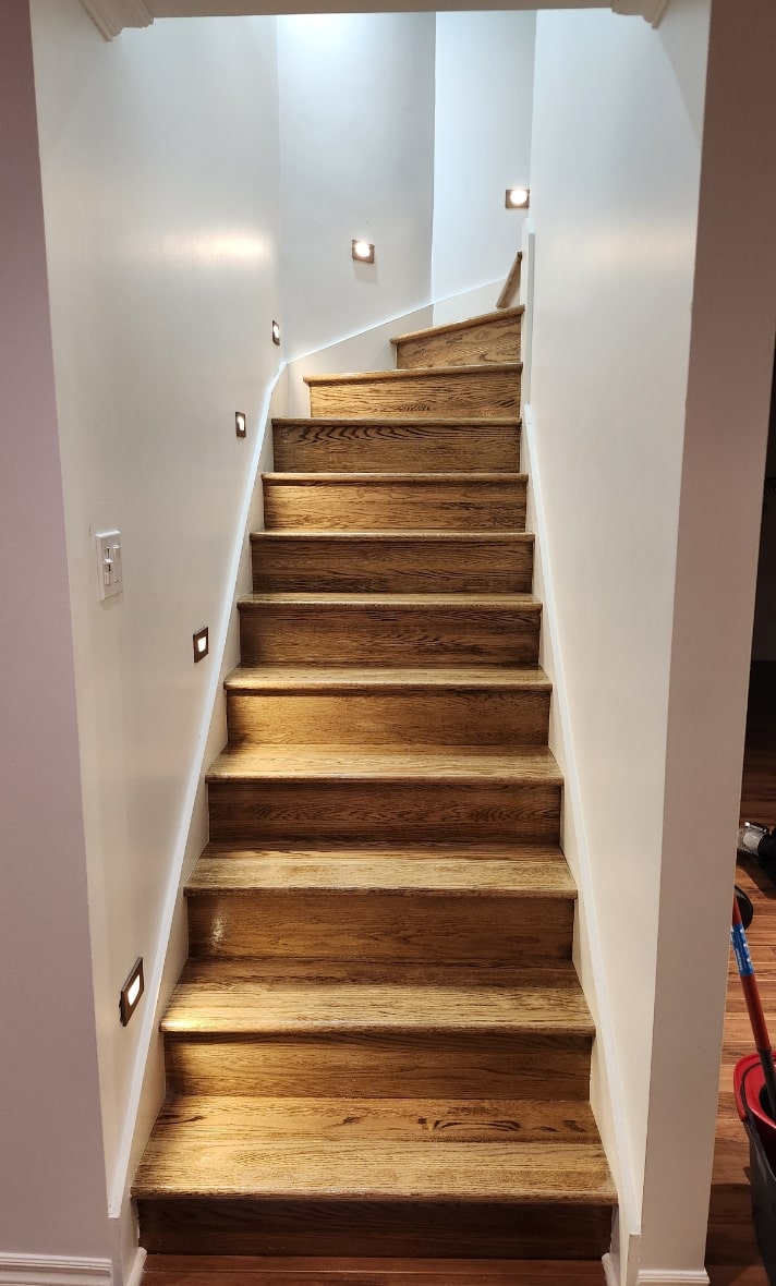 Éclairage LED escalier — électricien Rive-Nord